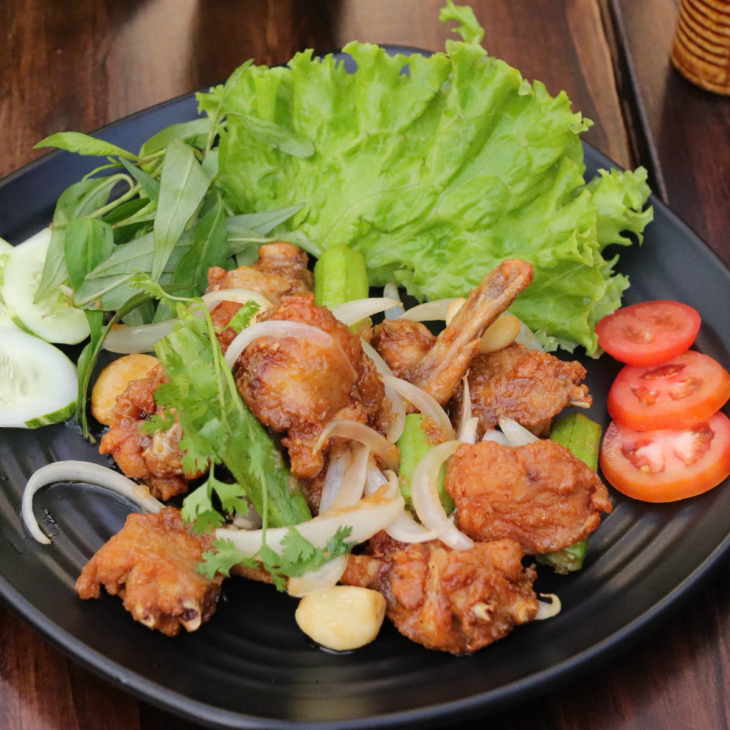 CÁNH GÀ CHIÊN BƠ TỎI