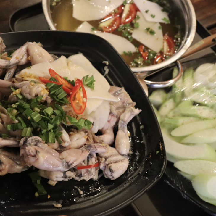 LẨU ẾCH MĂNG CHUA NHỎ